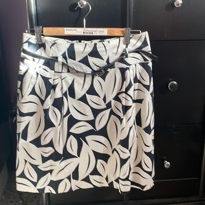 Black/ White with belt and pockets , size 8
